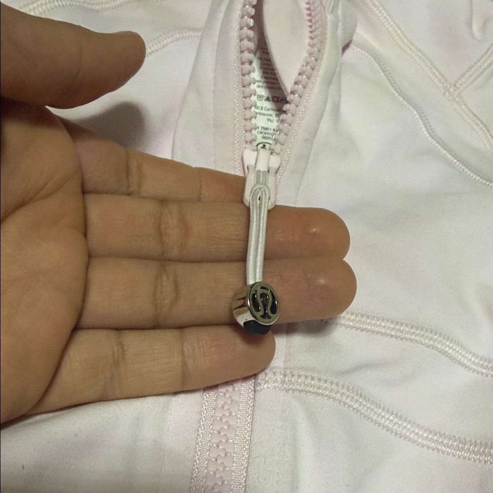 Lululemon Define Cropped Jacket *Nulu
Blissful Pink size 14 - Picture 9 of 12